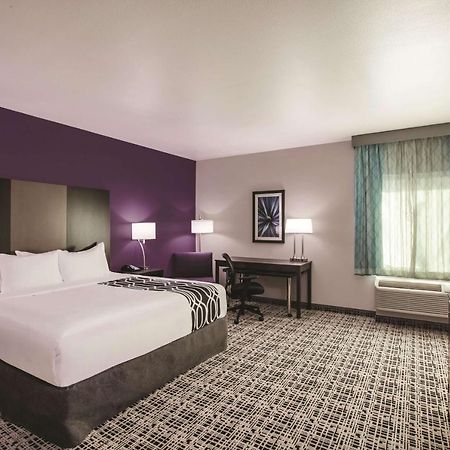 La Quinta By Wyndham Lubbock South Hotel Exterior photo