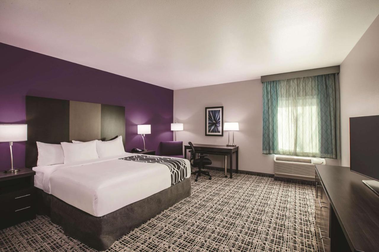 La Quinta By Wyndham Lubbock South Hotel Exterior photo