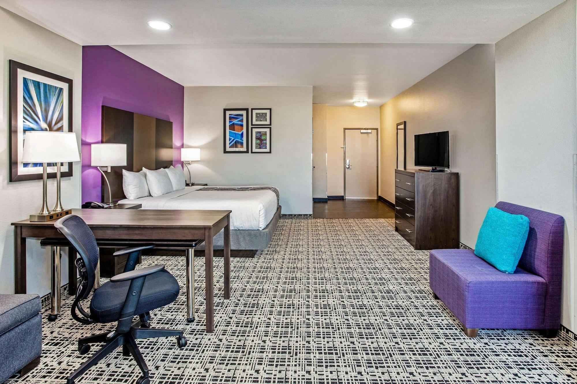 La Quinta By Wyndham Lubbock South Hotel Exterior photo