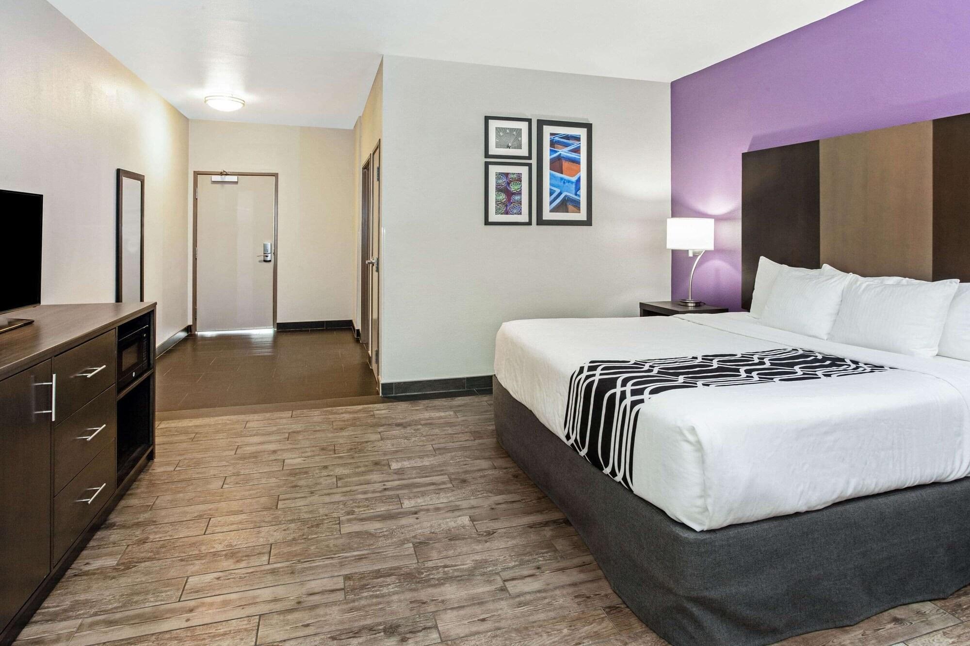 La Quinta By Wyndham Lubbock South Hotel Exterior photo