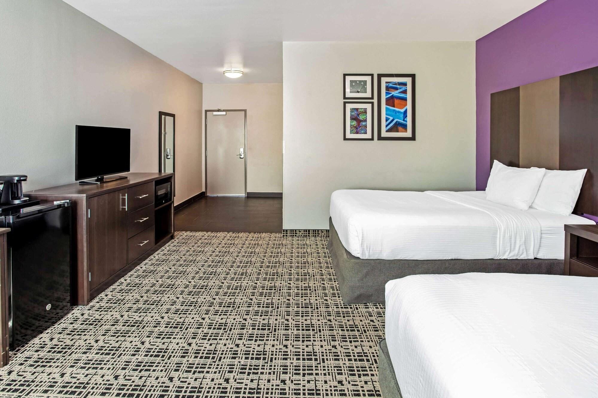 La Quinta By Wyndham Lubbock South Hotel Exterior photo