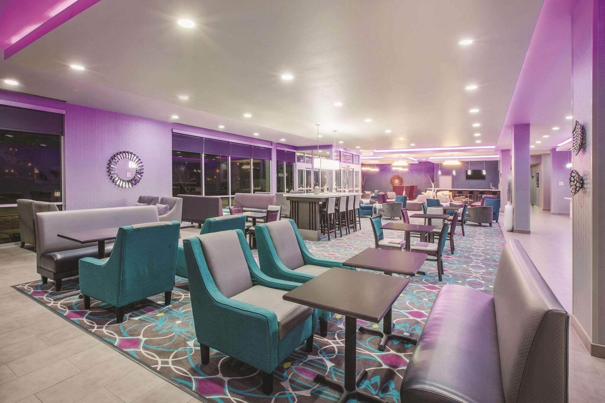 La Quinta By Wyndham Lubbock South Hotel Exterior photo